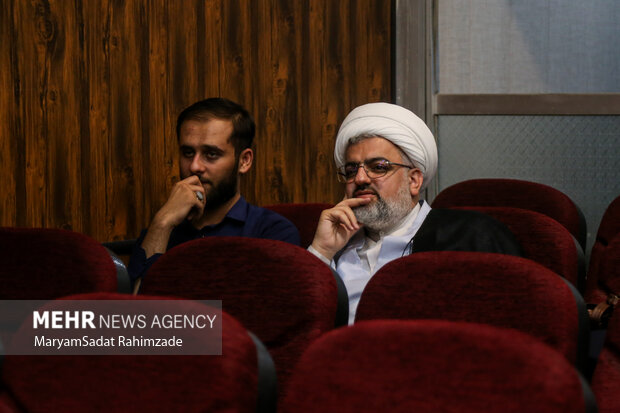 نشست هم اندیشی نوجوانان نخبه و فعال فرهنگی فارس