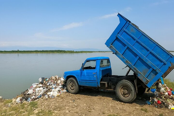 حسین زاده: خودرو حمل زباله یک دهیاری در حاشیه رودخانه سفیدرود توقیف شد حسین زاده: خودرو حمل زباله یک دهیاری در حاشیه رودخانه سفیدرود توقیف شد