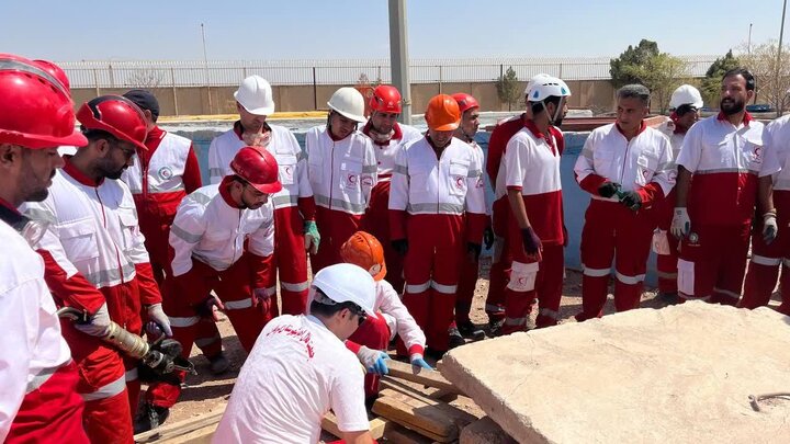 فلاح: نجات گران هلال احمر در دوره تخصصی پیشرفته آوار شرکت کردند فلاح: نجات گران هلال احمر در دوره تخصصی پیشرفته آوار شرکت کردند