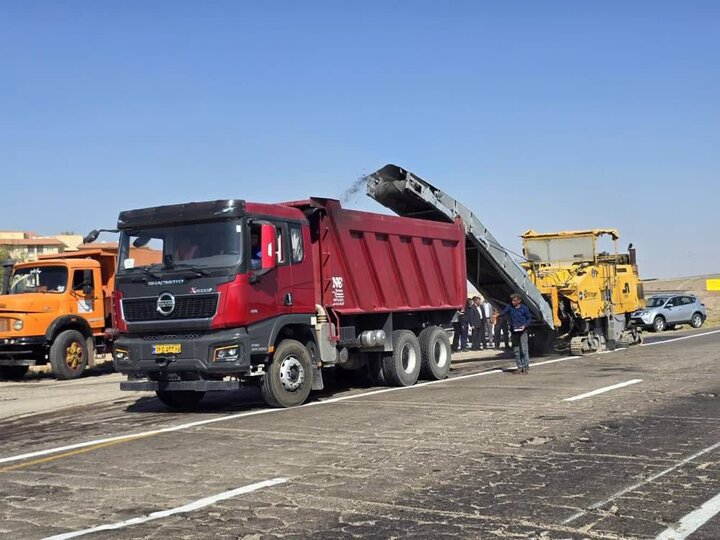 عبداللهی: عملیات اجرایی بهسازی و روکش آسفالت محور انار–شهربابک آغاز شد عبداللهی: عملیات اجرایی بهسازی و روکش آسفالت محور انار–شهربابک آغاز شد