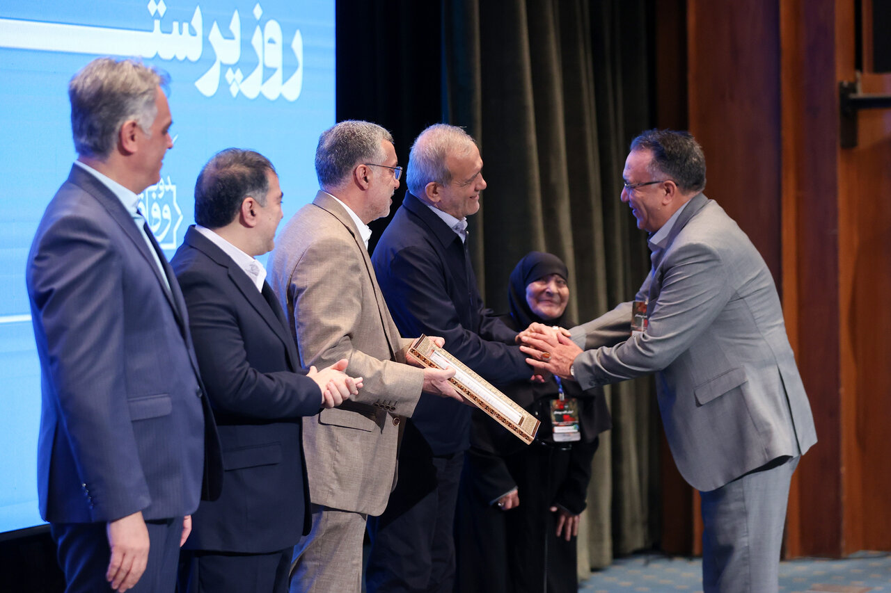 پرستاري،پرستار،اسلامي،علوم،پزشكي،دانشگاه،ايران،هيئت،صادقانه،تعهد