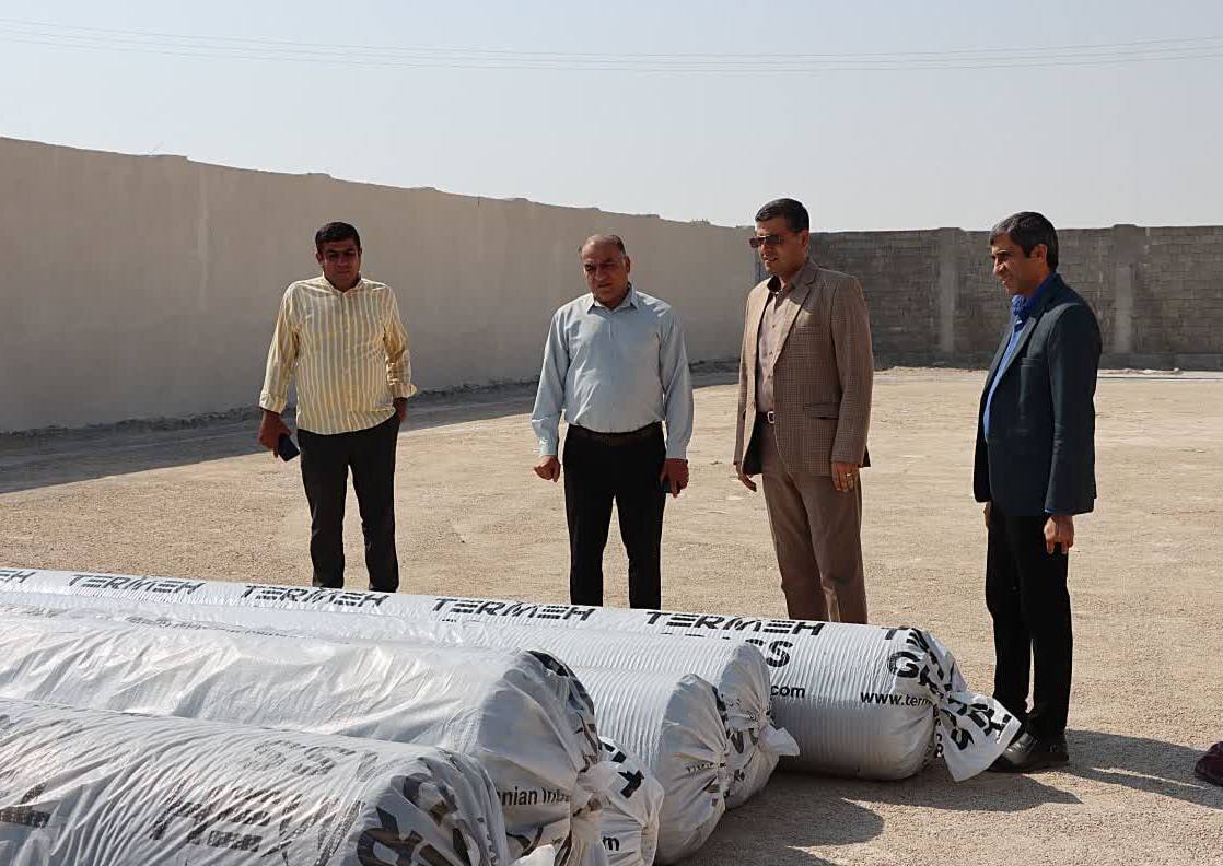 معاون فرماندار دشتی: زمین چمن ورزشی «محمدآباد» احداث میشود معاون فرماندار دشتی: زمین چمن ورزشی «محمدآباد» احداث میشود