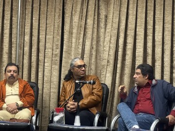 نقدها بر نمایش «یک‌تن»؛ تئاتری میان فلسفه، زنانگی و هویت ملی