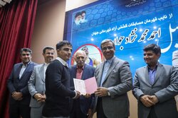 مراسم تجلیل از نایب قهرمان کشتی آزاد جهان احمد محمد نژاد جوان