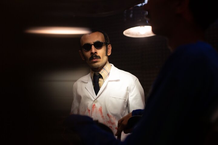 مانند کوبریک طنز سیاه ساختیم؛ از رضا پهلوی گل بخور، بنز بگیر!