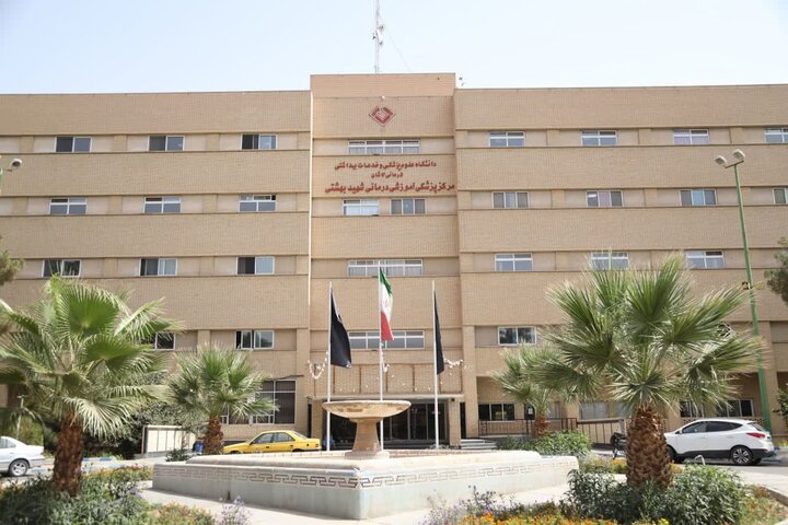 تولد ۸ نوزاد در چهار زایمان دوقلویی در یک روز در بیمارستان بهشتی کاشان