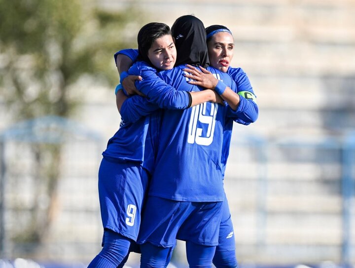 سرمربی استقلال: دوست دارم سال بعد هم با آبیها باشم