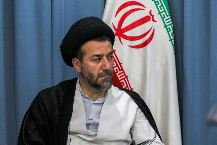 علم مدرن بر پایه جهانبینی سکولار و مادی استوار است