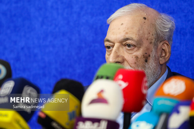 نشست خبری همایش ما و غرب