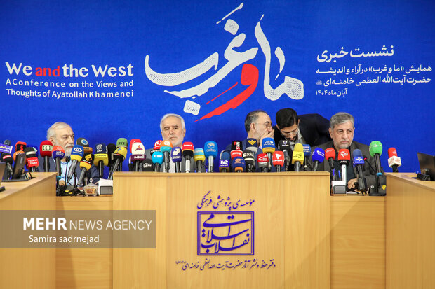 News conference of “We and the West”
