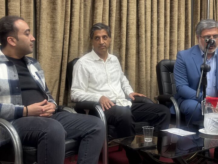 نقد«پروانه الجزایری»؛تئاتری آرام،اندیشمند و در جستوجوی معنا