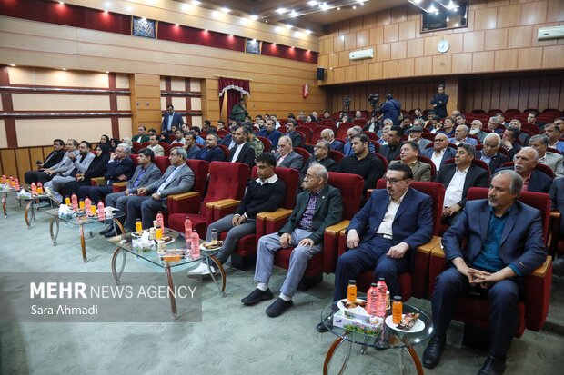 مراسم تجليل  از نایب قهرمان کشتی آزاد  جهان احمد محمد نژاد جوان