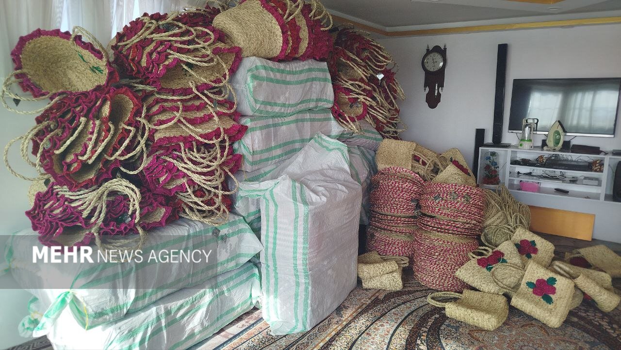 کارآفرینی با دستان خالی؛ وقتی هنر از خانه به بازارهای جهانی میرسد کارآفرینی با دستان خالی؛ وقتی هنر از خانه به بازارهای جهانی میرسد