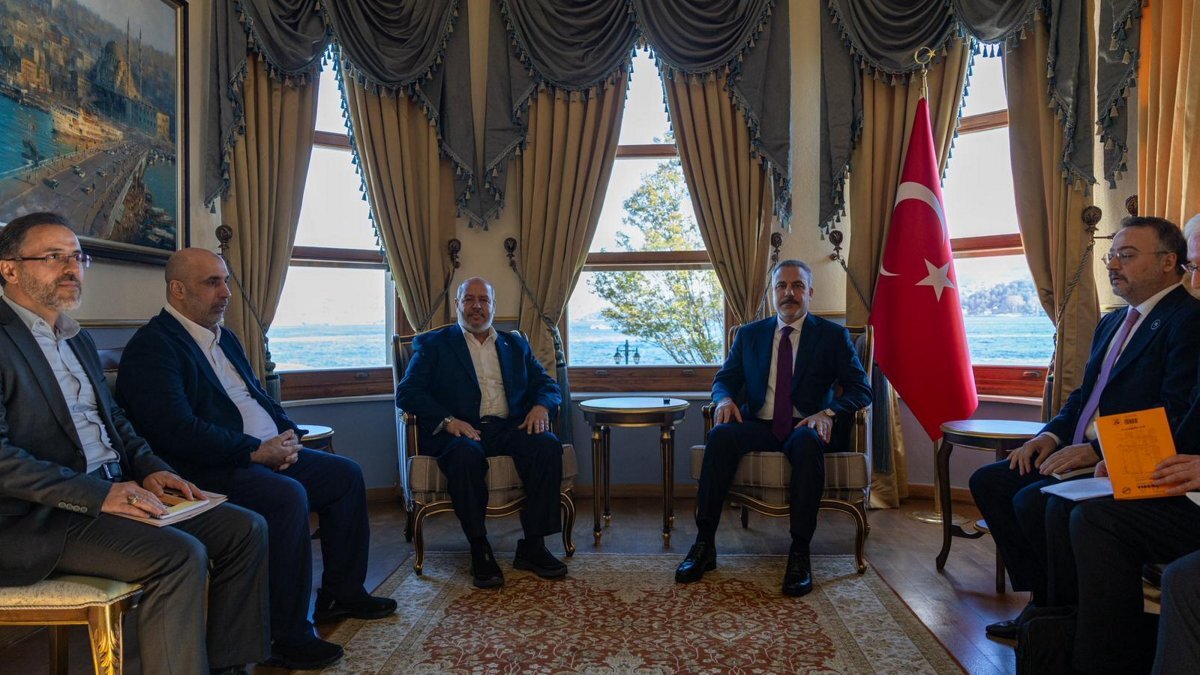 Turkish FM meets Hamas officials ahead of Gaza talks