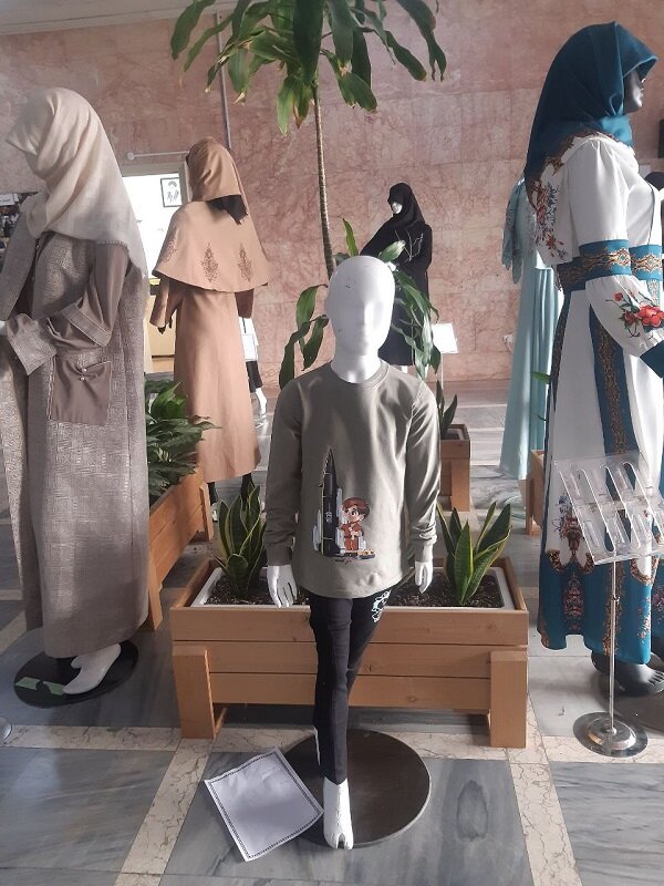 نمایشگاهی به وسعت ویترینی از آشفتگی