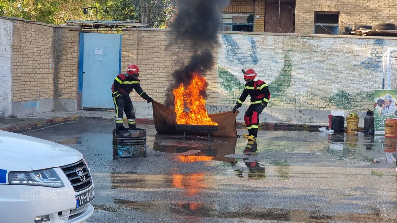 رزمایش پدافند غیرعامل در مدارس گناوه اجرا شد