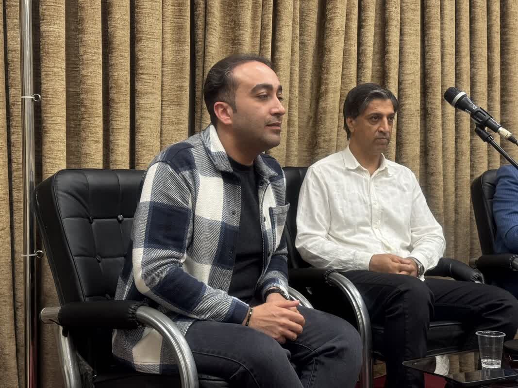 نقد«پروانه الجزایری»؛تئاتری آرام،اندیشمند و در جستوجوی معنا