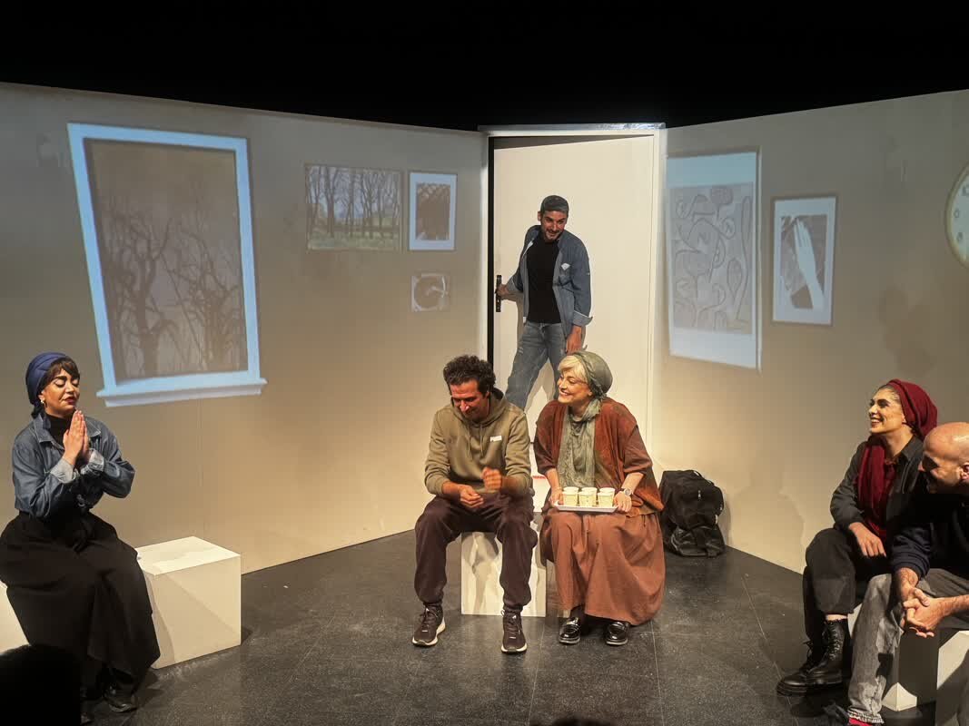 نقد«پروانه الجزایری»؛تئاتری آرام،اندیشمند و در جست‌وجوی معنا