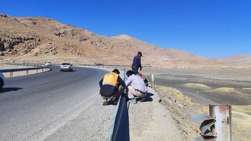 ۱۸۰۰ متر گاردریل در محورهای مواصلاتی شهرستان بروجن بازسازی و تعمیر شد