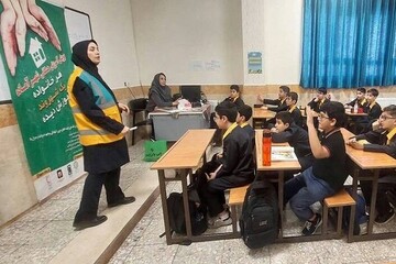 اجرای پویش «شهر آماده» در مدارس منطقه ۲ هم‌زمان با هفته پدافند غیرعامل