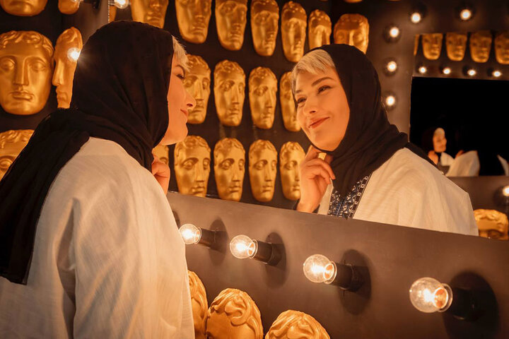 لادن مستوفی به «پرسونا» میآید