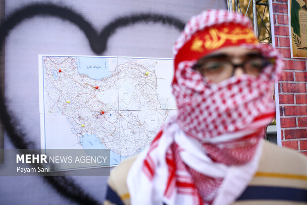 راهپیمایی ایستاده بر عهد