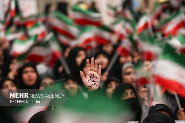 دیدار دانش‌آموزان و دانشجویان با رهبر معظم انقلاب اسلامی 7