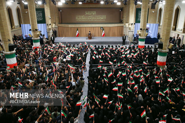 دیدار دانشآموزان و دانشجویان با رهبر انقلاب