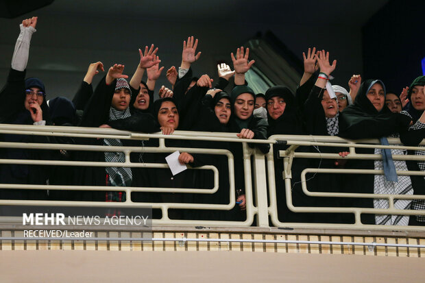 دیدار دانش‌آموزان و دانشجویان با رهبر معظم انقلاب اسلامی 15