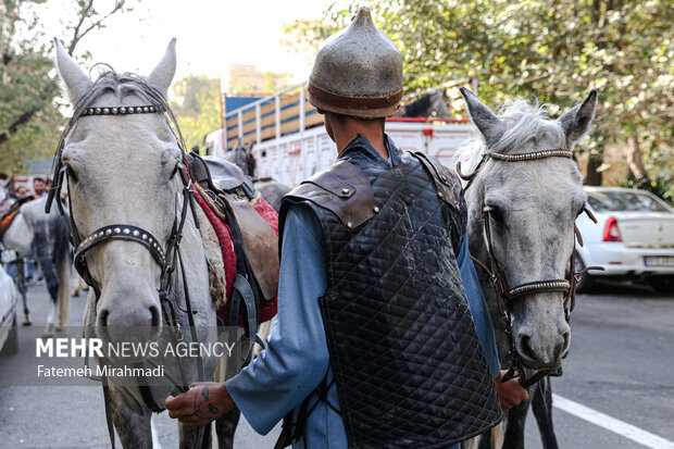 رژه سربازان هخامنشی در خیابان انقلاب تهران