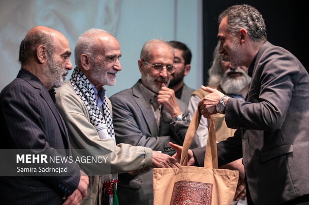 آیین بزرگداشت چهره‌ی ماندگار اندیشه‌ی مقاومت