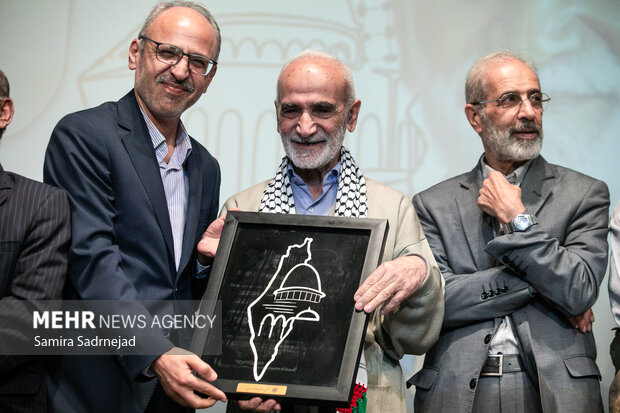 آیین بزرگداشت چهره‌ی ماندگار اندیشه‌ی مقاومت