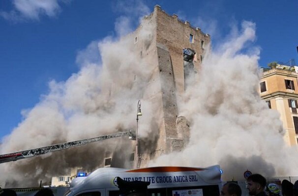 Roma'da tarihi kule restorasyonunda facia