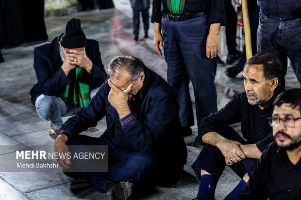 حال و هوای حرم بانوی کرامت در شب شهادت حضرت زهرا(س)