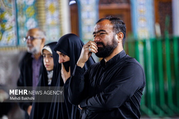 حال و هوای حرم بانوی کرامت در شب شهادت حضرت زهرا(س)