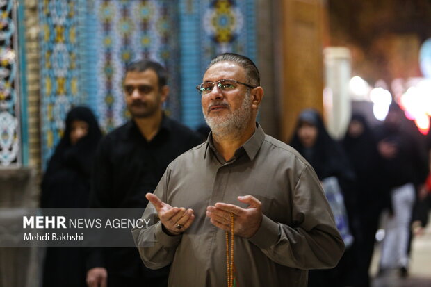 حال و هوای حرم بانوی کرامت در شب شهادت حضرت زهرا(س)