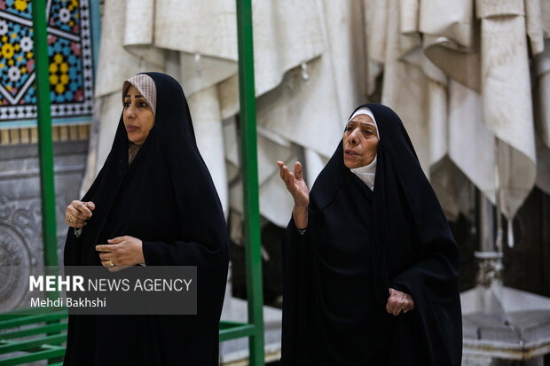 حال و هوای حرم بانوی کرامت در شب شهادت حضرت زهرا(س)