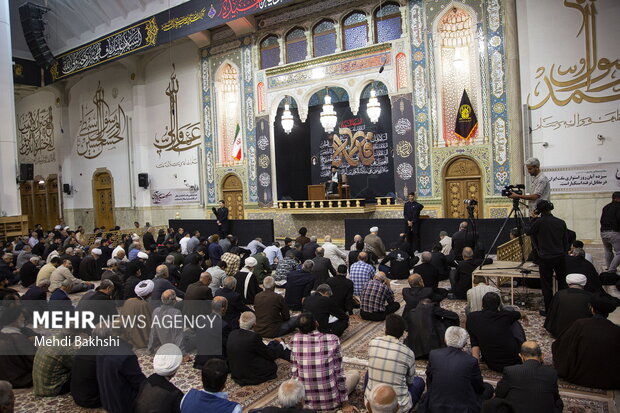 حال و هوای حرم بانوی کرامت در شب شهادت حضرت زهرا(س)