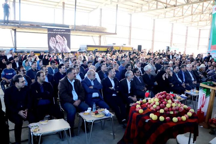 جشنواره سیب بروجرد برگزار شد