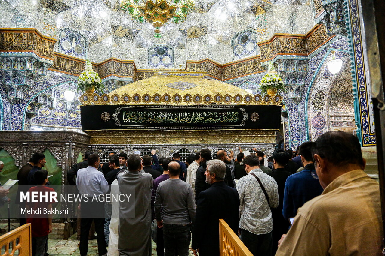 مجاوران،عليها