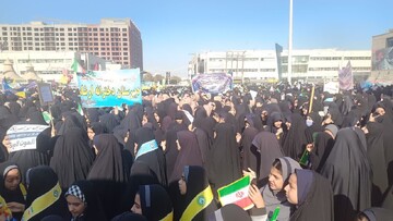 راهپیمایی ۱۳ آبان در مشهد آغاز شد