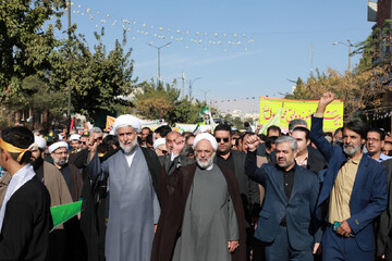۱۳ آبان پاسخ ملت ایران به زورگویی استکبارگران است