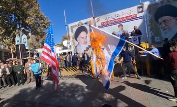 Kürdistan'da ABD ve İsrail bayrağı ateşe verildi