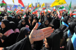 غلامی: دانش‌آموزان با شعار مرگ بر استکبار جهان را بیدار کردند