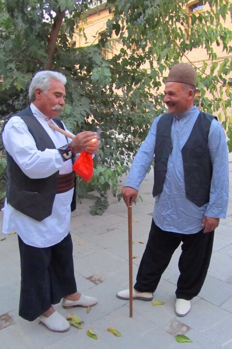 چارقدهای رنگی و ارخالقهای بلند؛ قصه پوشش در قزوین قدیم