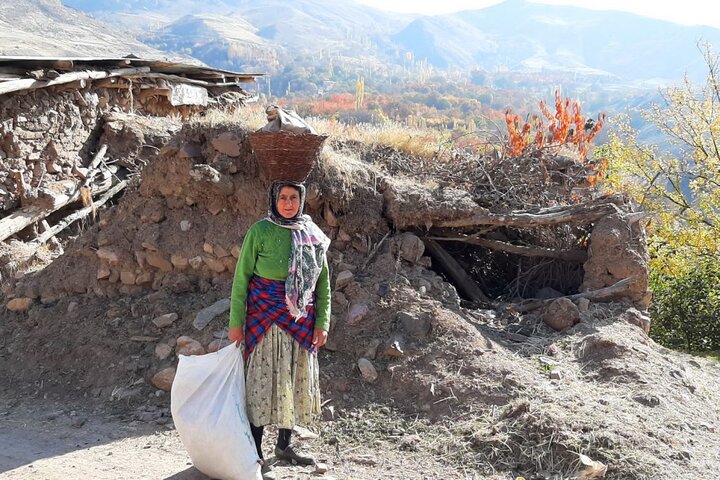 چارقدهای رنگی و ارخالقهای بلند؛ قصه پوشش در قزوین قدیم