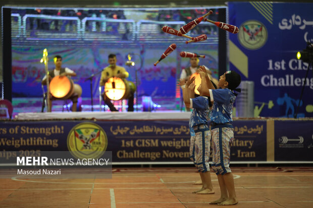 آیین افتتاحیه اولین دوره مسابقات وزنه برداری سیزم 11