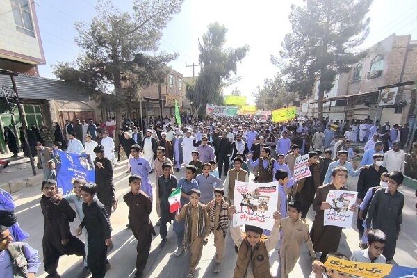 تجلی وحدت و استکبار ستیزی در راهپیمایی ۱۳ آبان خاش