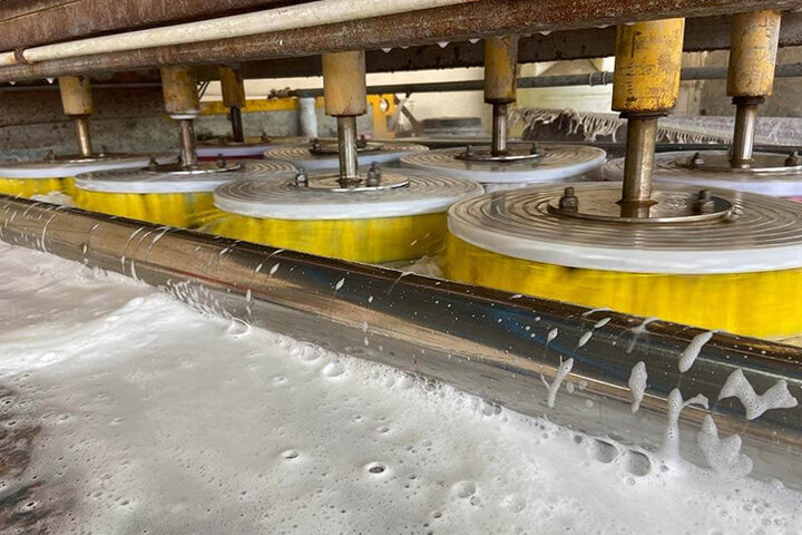 قالیشویی خوب چه ویژگی‌هایی دارد؟ راهنمای انتخاب بهترین قالیشویی