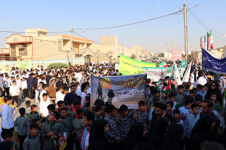 امامجمعه دیر: دشمنی آمریکا با ما یک مسئله ذاتی است